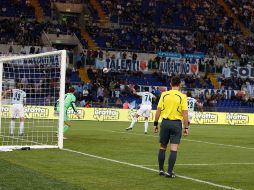Contar con silbantes atrás de las porterías se empezó a implementar en la pasada UEFA Europa League. GETTY IMAGES SPORT  /