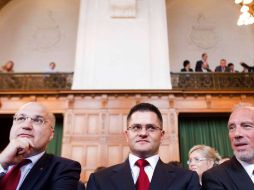 Vuk jeremic Ministro serbio de Asuntos Exteriores en el Gran Palacio de Justicia de la Corte Mundial en La Haya. AP  /