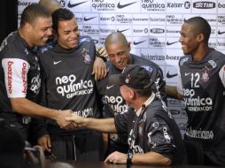 Mano Menezes había fungido, hasta hoy, como director técnico del Corinthians. AFP  /
