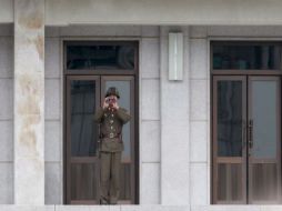 Ante la tensión en la zona soldados coreanos mantienen vigiladas las fronteras. EFE  /