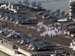 La tripulación del portaaviones estadounidense, George Washington. EFE  /
