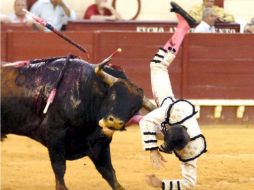 El torero mexicano Arturo Macías sigue grave tras ser cornado. EFE  /