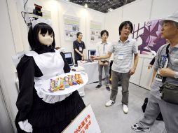 Algunos robots están siendo diseñados para labores como ir al super. EFE  /