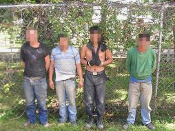 Los detenidos portaban rifles de alto poder con los que atacaron a los miliatares. ESPECIAL  /