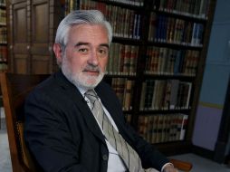 El secretario de la Real Academia Española Darío Villanueva habló sobre las  pequeñas modificaciones de términos ya existentes. EFE  /