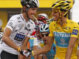 Alberto Contador (der.) sustituirá a Andy Schleck en el Saxo Bank  /