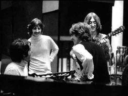 Las fotos reflejan a los Beatles fuera de la pose de las cámaras. ESPECIAL  /