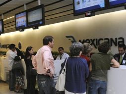 Mexicana de aviación opera alrededor de 480 vuelos diarios los cuales se van a reestructurar por cuestión de costos. ESPECIAL  /