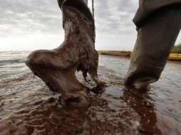 Confían en que el petróleo restante pueda dispersarse rápidamente. AP  /