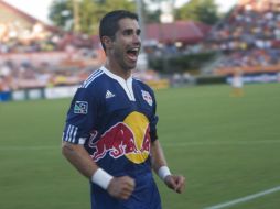 Juan Pablo Angel es el nuevo compañero de Rafael Márquez. EFE  /