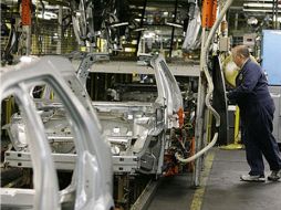 En julio se fabricarón más autos de Volkswagen. ARCHIVO  /