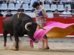 Foto de acción del torero Miguel Tendero. EFE  /