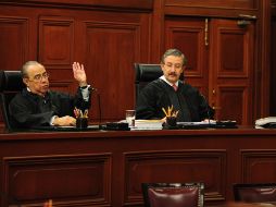 Los ministros Sergio Valls y Luis María Aguilar . NTX  /