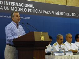 El gobernador de Jalisco aboga por la opinión de los municipios y de expertos en el tema del mando único policial. ESPECIAL  /