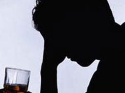 Todo indica que el consumo excesivo de alcohol conlleva a enfermedades mentales. ESPECIAL  /