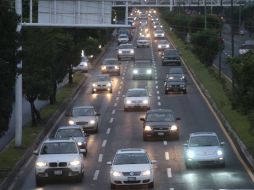 La lluvia de ayer ocasionó congestionamientos por la Avenida López Mateos, frente a Bugambilias. EL INFORMADORS. NÚÑEZ  /