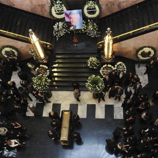 Despiden a Roberto Cantoral con el tema ''El triste''