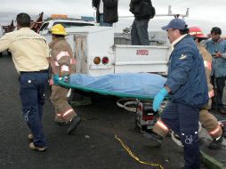 El conductor del auto compacto fue quien falleció tras la colisión con la camioneta. ARCHIVO  /
