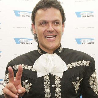 Prepara Pedro Fernández homenaje a Roberto Cantoral