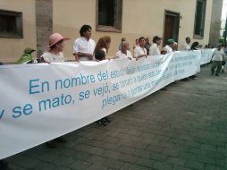Los manifestantes llevaban pancartas en clara alusión a la defensa de la iglesia católica. I. DE LOZA  /