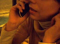 La mujer dice que un sujeto que supuestamente se encuentra internado en el Reclusorio Sur, la contactó vía telefónia. ESPECIAL  /