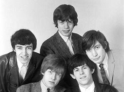Los aún desconocidos Rolling Stones fueron retratados de manera profesional en 1963. ESPECIAL  /