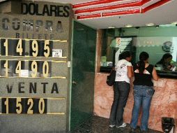 Hay signos alentadores de un mejor control en la compra de dólares en efectivo. ARCHIVO  /