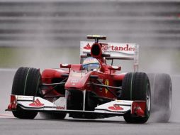 Fernando Alonso fue el más rápido en la segunda prueba de entrenamientos en Bélgica. REUTERS  /