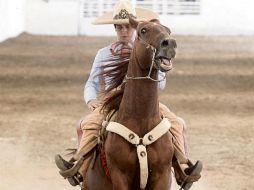 En la cala de caballo, el jinete Lorenzo Ríos, de Valle de Santiago, acumuló 38 puntos. S. NÚÑEZ  /