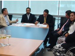 Las autoridades de la Secretaria de Educación Pública y la Universidad Panamericana durante la firma del convenio. ESPECIAL  /