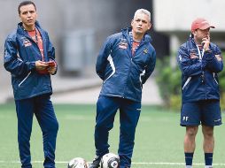 Reynaldo Rueda en los entrenamientos de Ecuador previo a su duelo contra México. JAMMEDIA  /