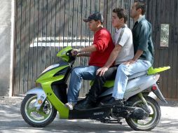 La Comisión de Vialidad del Congreso aprobó el pasado martes endurecer las multas para conductores de motocicleta. EL INFORMADOR  /