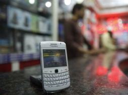 Emiratos advirtió que bloqueará los servicios para el 11 de octubre. AP  /