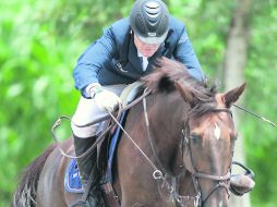 Alberto Aldana, montando a “Ravel Z”. E. CAMACHO  /