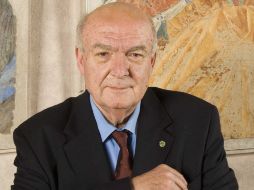El director de los Museos Vaticanos, Antonio Paolucci, advierte de la amenaza contra la conservación de los frescos. ESPECIAL  /