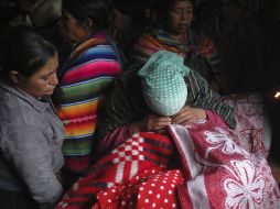 Familiares de los fallecidos lamentan su pérdida. REUTERS  /