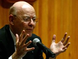 Carlos Prieto en el Paraninfo Enrique Díaz de León a principios de 2010. E. BARRERA  /