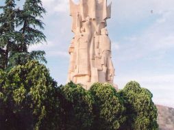 El monumento a los Héroes de la Independencia. V. GARCÍA REMUS  /