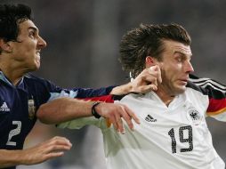 Foto de archivo de Nicolás Burdisso (izq.) en acción. JAMMEDIA  /