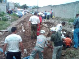 Protección Civil del Estado y Zapopan realizan el rescate de los cadáveres. M. PATIÑO  /
