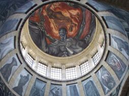 La colección realizada por Ricardo Pérez Escamilla incluye más de 100 imágenes seleccionadas de una serie de 500. ARCHIVO  /