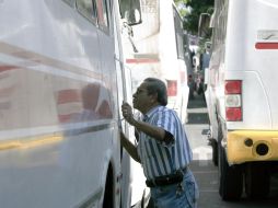 El primer curso de capacitación, con duración de un mes, ya concluyó, y 56 choferes se graduaron. A. GARCÍA  /