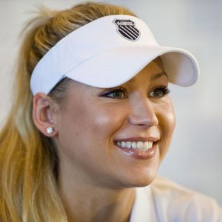 Anna Kournikova en portada de Maxim