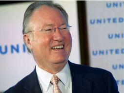 GlennTilton durante la reunión de los accionistas en Elk Grove Village, Illinois accionistas de las aerolíneas United y Continental. AP  /