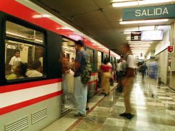 El 'flash mob' se llevará a cabo en una estación del Tren Ligero y en otra del Macrobús. ARCHIVO  /