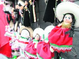 Los vendedores ambulantes fueron los más beneficiados con el festejo del 15 de septiembre.  A. CAMACHO  /