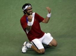Janko Tipsarevic festejando su victoria con la que logró su pase a la final de la Copa Davis. AP  /