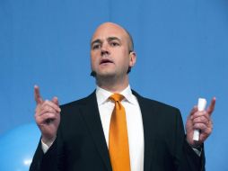 El primer ministro sueco Fredrik Reinfeldt habló a sus seguidores del Partido Moderado en Estocolmo, Suecia. EFE  /