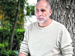 El cineasta Guillermo Arriaga presenta esta noche el cortometraje El pozo, en el noticiero de Javier Alatorre. EL UNIVERSAL  /