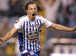 El mexicano Andrés Guardado celebra su primer gol. EFE  /